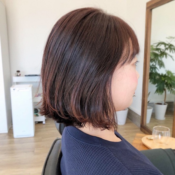 切りっぱなしボブ 切り方 切りっぱなしボブのヘアスタイル・ヘアアレンジ・髪型：前髪あり・前髪なし・パーマあり・パーマなし・黒髪｜LALA