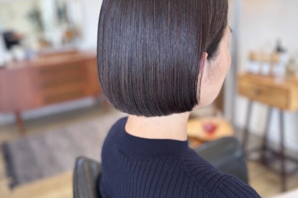 切りっぱなしミニボブ